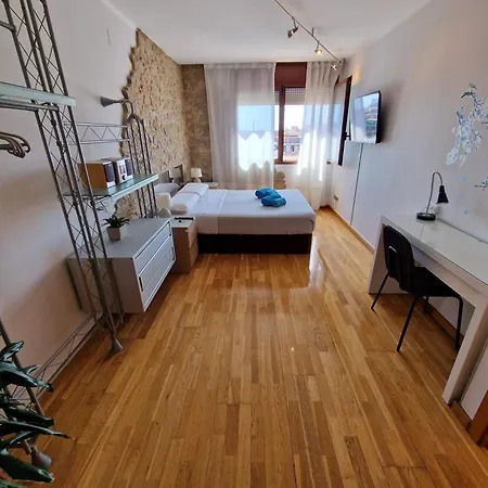 Aribau Bed & Breakfast